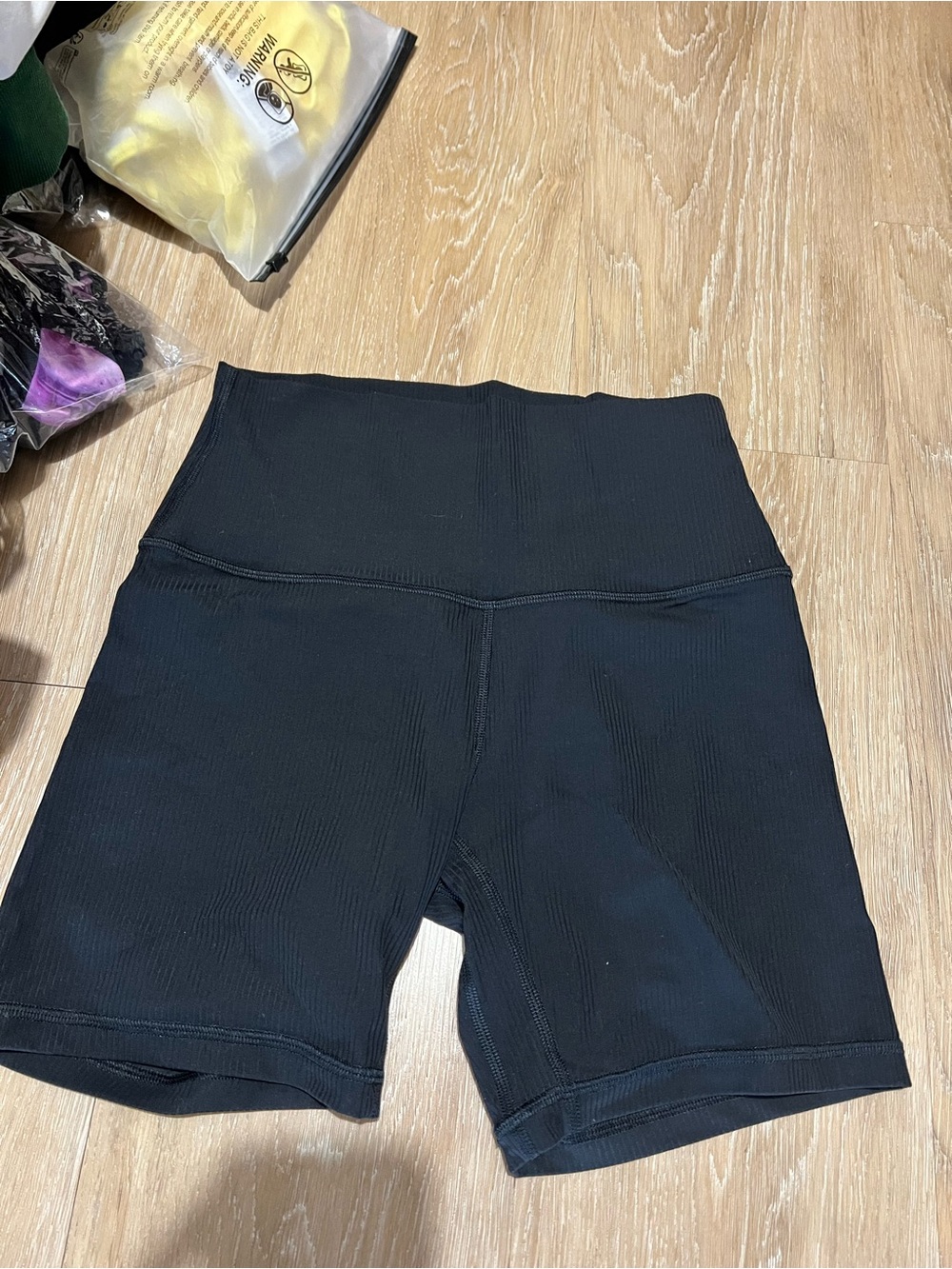 lululemon athletica High-Rise Black Ribbed Workout Shorts - Picture 3 of 4